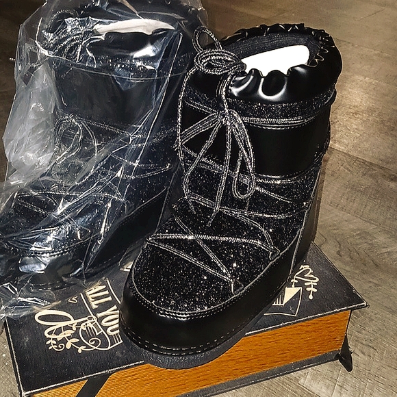 NWT 🌙 black midnight glitter moon boots size 8 - Picture 13 of 17